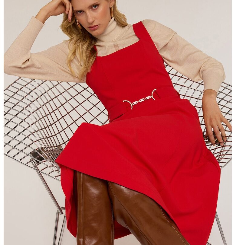 Разкроена рокля с квадратно деколте Motivi