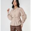 Риза Andrada с набрана талия - Бежов Hermosa