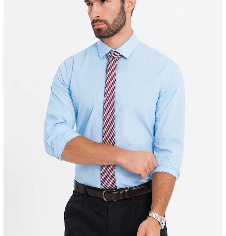 Риза със стандартна кройка и остра яка - Пастелносин OMBRE