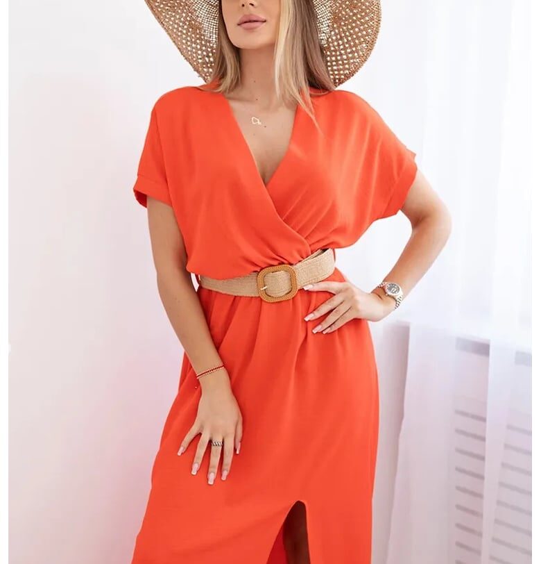 Рокля с V-образно деколте и колан на талията - един размер Kesi