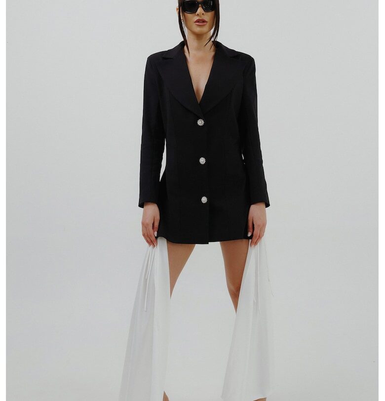 Рокля тип сако детайли встрани Cactus the Brand