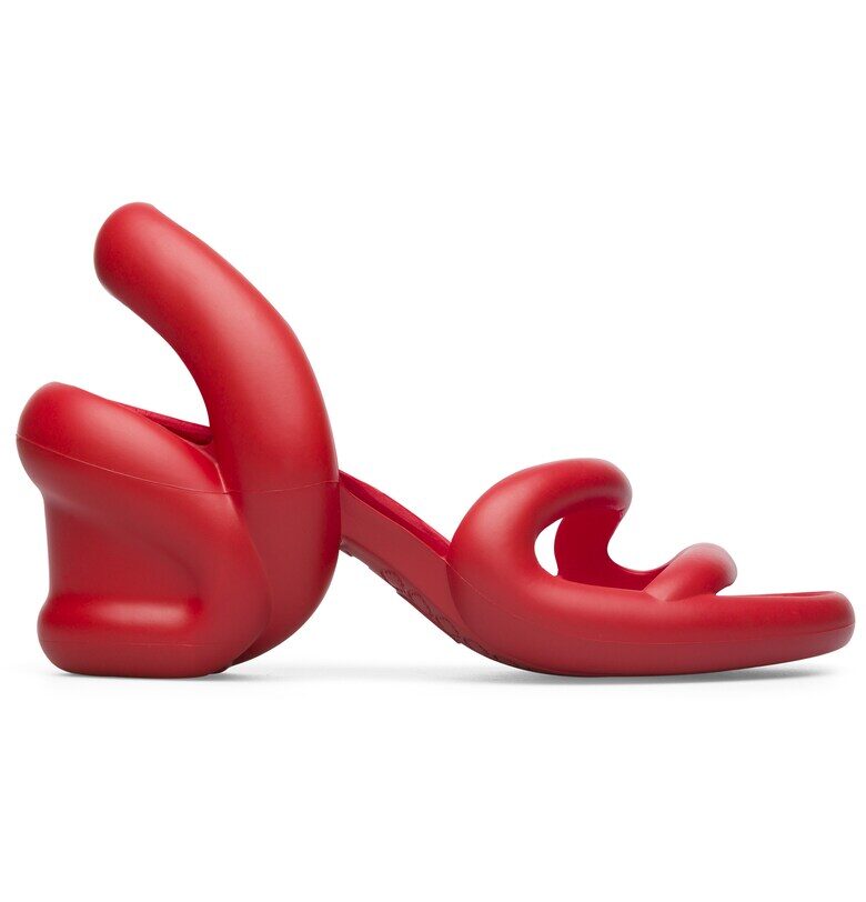 Сандали Kobarah 20611 с масивен дизайн Camper