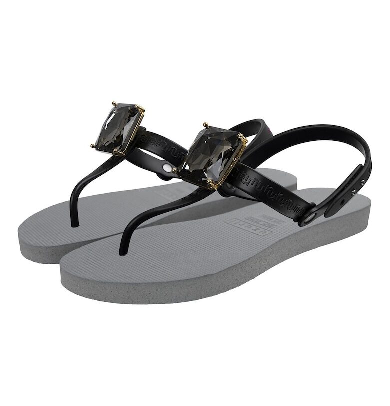 Сандали с разделител за палеца и декоративни камъни UZURII