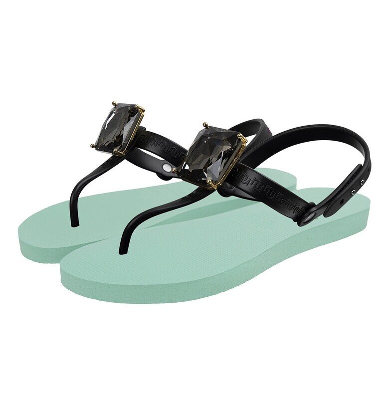 Сандали с разделител за палеца и декоративни камъни UZURII