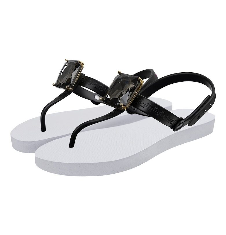 Сандали с разделител за палеца и декоративни камъни UZURII