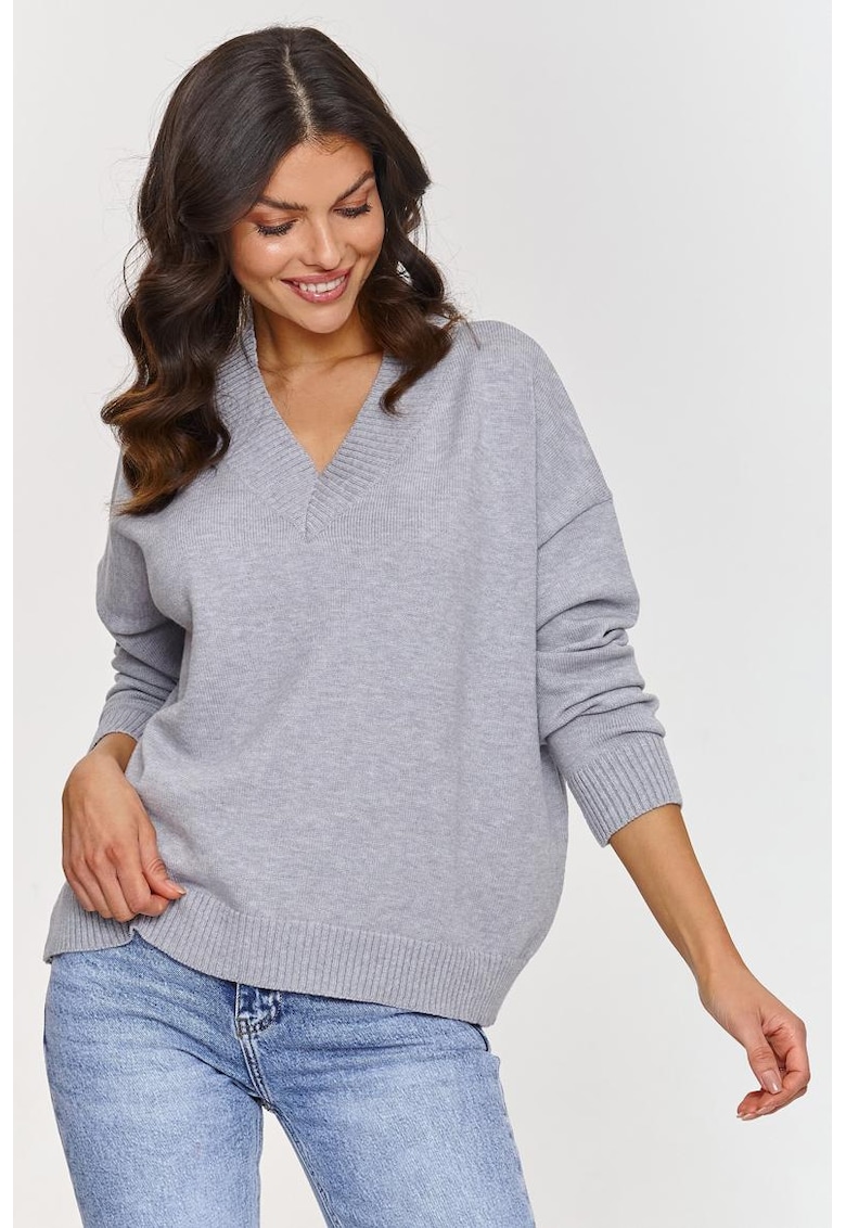 Свободен пуловер с V-образно деколте - Един размер Makadamia