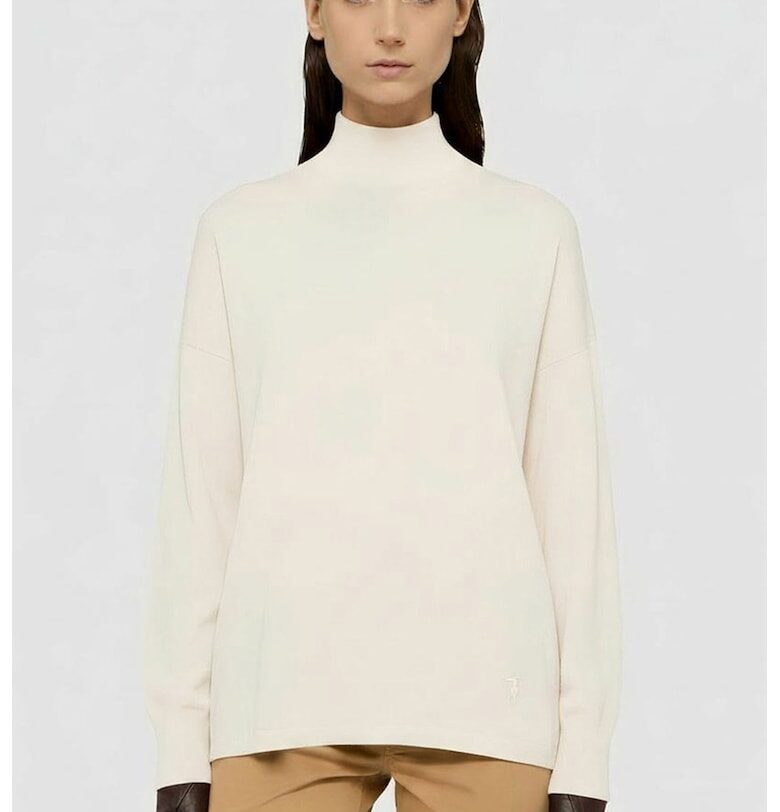 Свободен пуловер със средновисока яка - Мръснобял Trussardi