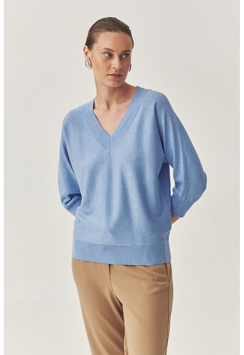 Свободен шпиц пуловер със среднодълги ръкави - Лавандула Tatuum