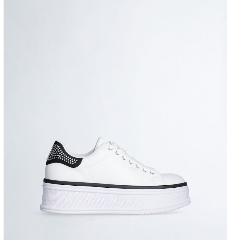 Скосени спортни обувки с декоративни камъни Liu Jo