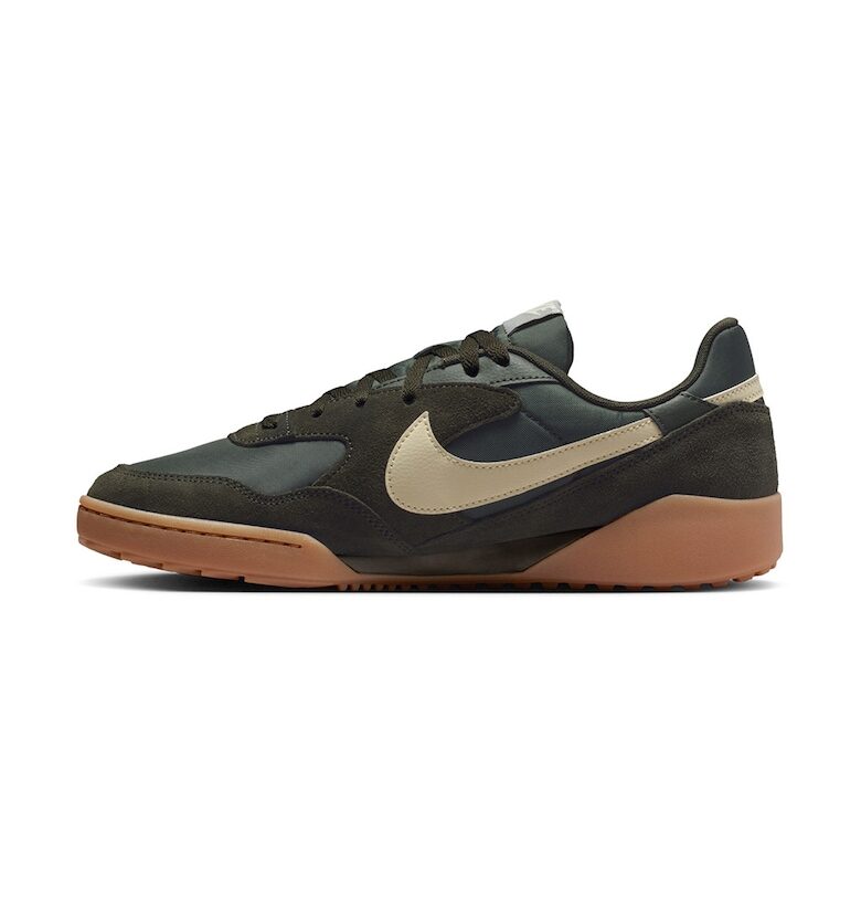 Спортни обувки Terra Manta с велур Nike