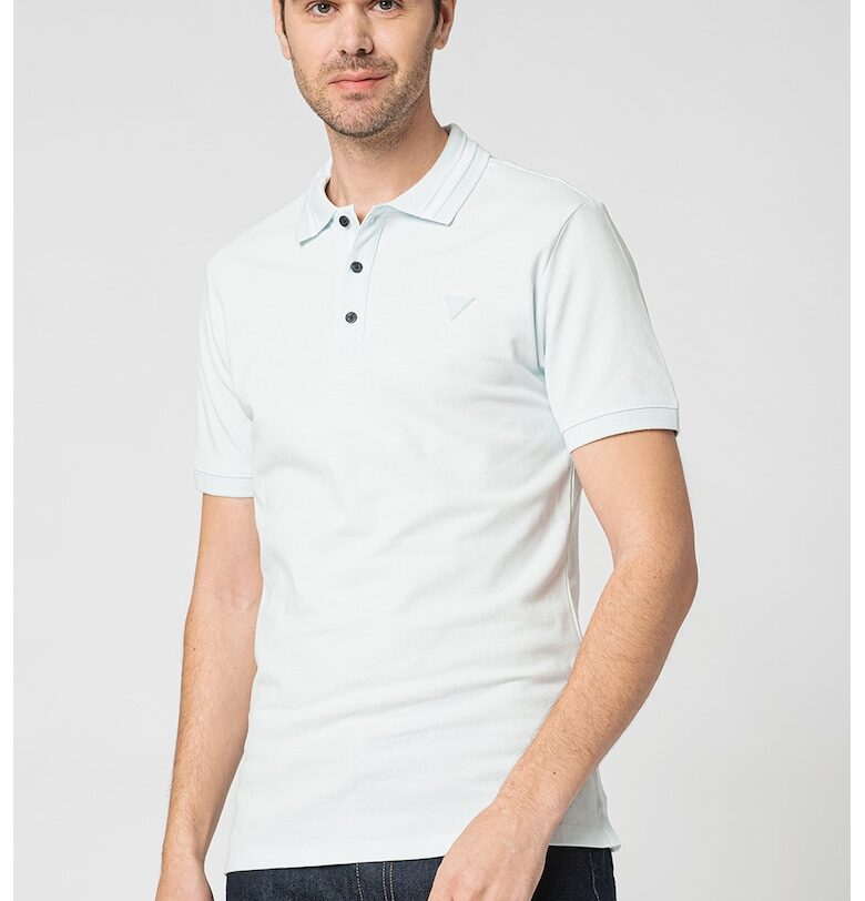 Тениска от пике с триъгълно лого GUESS