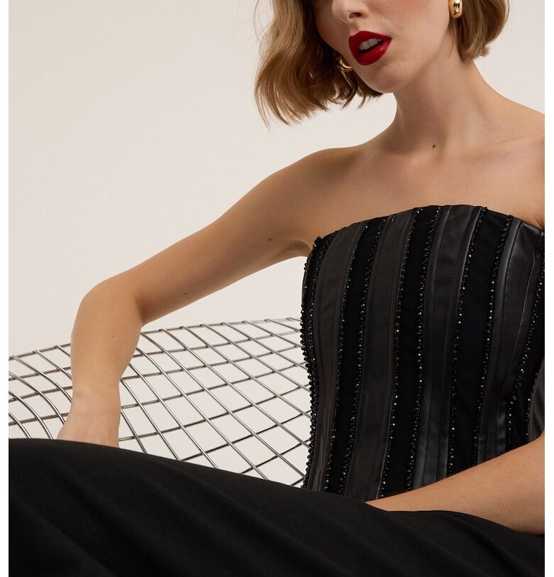 Топ без ръкави с декоративни камъни - Черен Motivi