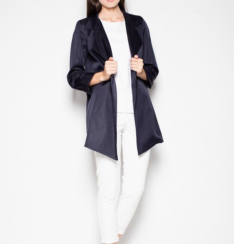 Тъмносиньо дамско палто  класическа кройка - странични джобове - декоративна яка - полиестер. Venaton