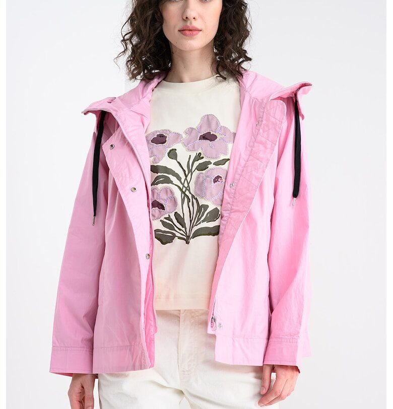 Уголемено и олекотено яке с висока яка - Пастелнорозов United Colors of Benetton