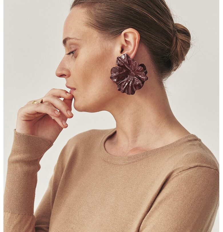 Фино плетен пуловер с овално деколте - Светлокафяв Tatuum