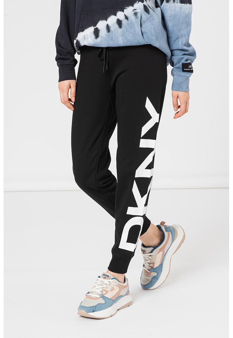 Фитнес панталон с уголемено лого - Черен DKNY