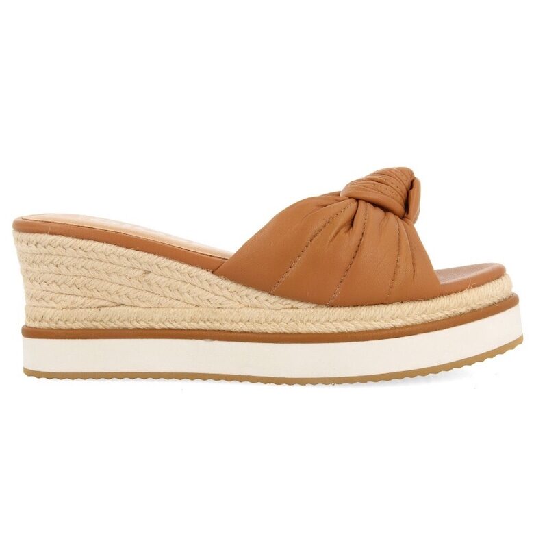 Чехли Cakran 28411 с дизайн на възел Gioseppo