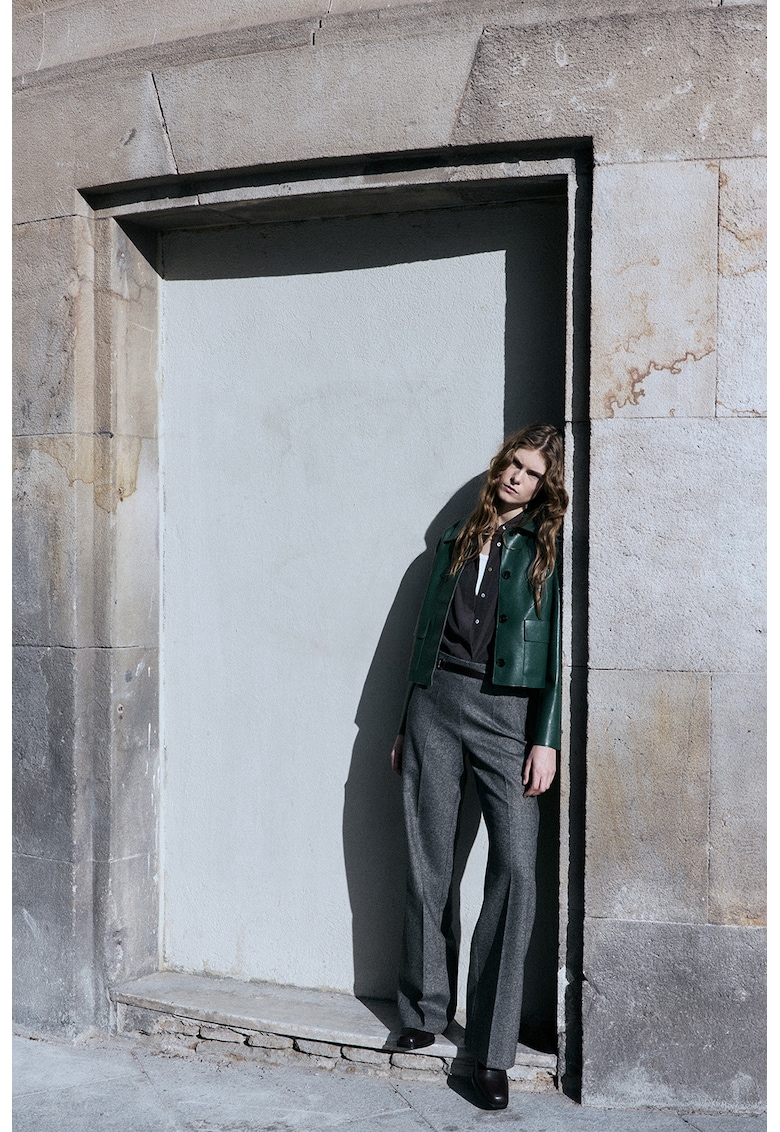 Яке от еко кожа с джобове с капаче - Тъмнозелен Mango