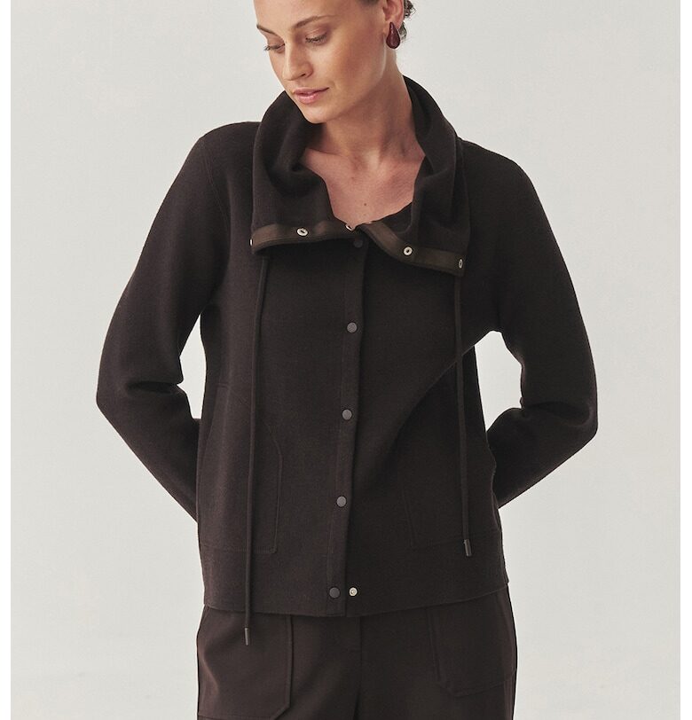 Яке с висока яка и капси - Тъмнокафяв Tatuum