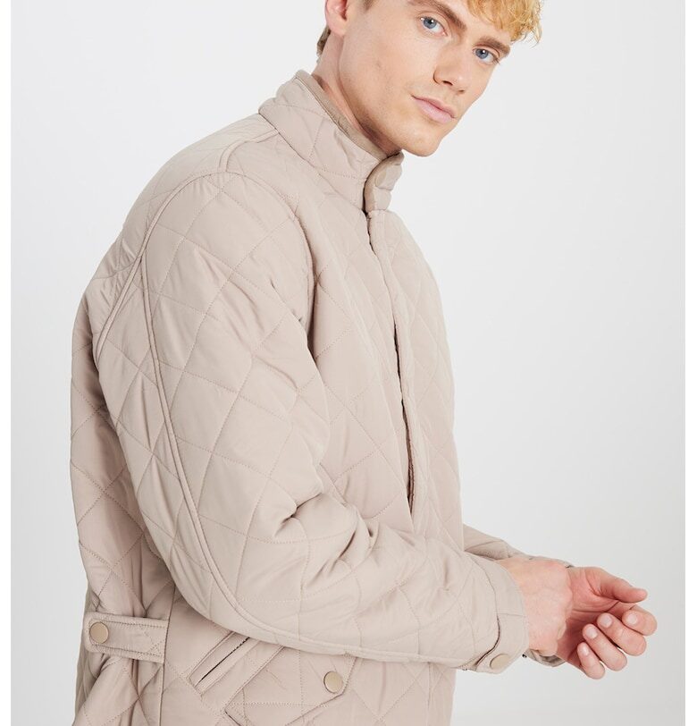 Яке с джобове с капаче и капси - Светло бежово ACCo