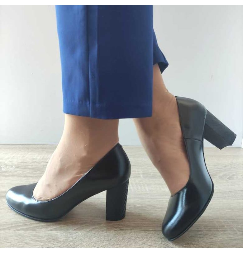 23336 Елегантни дамски обувки черни с форо ток - черни - Черен Antonio