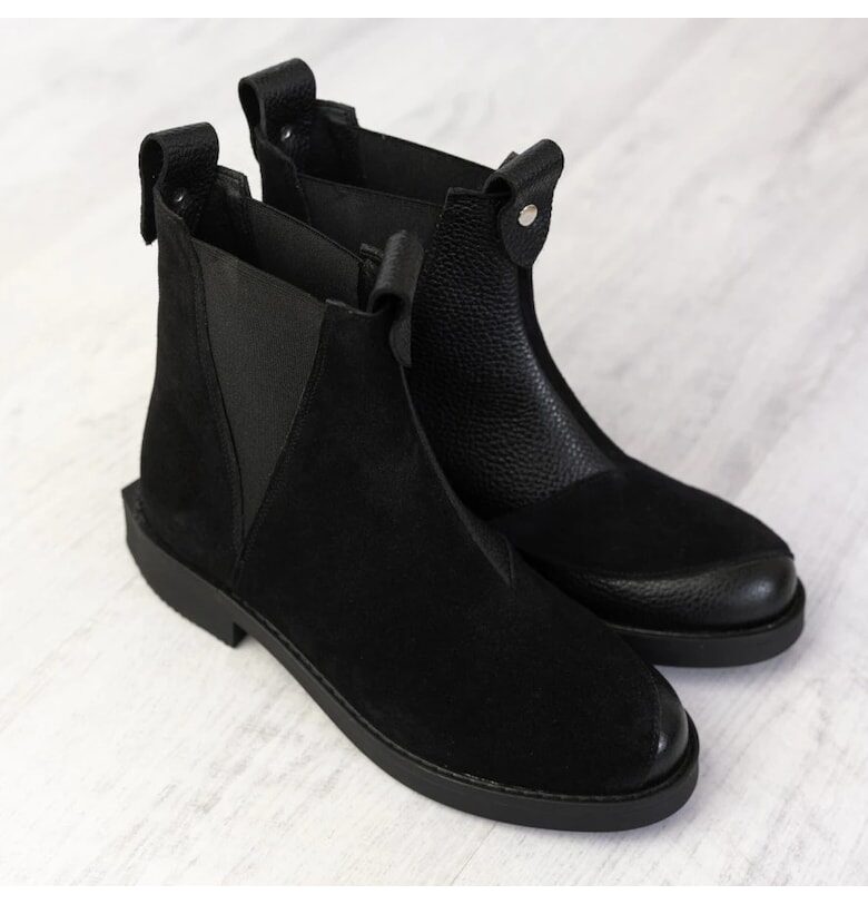 Exculsives - Elegance Suede Chelsea Short Boots Exclusives