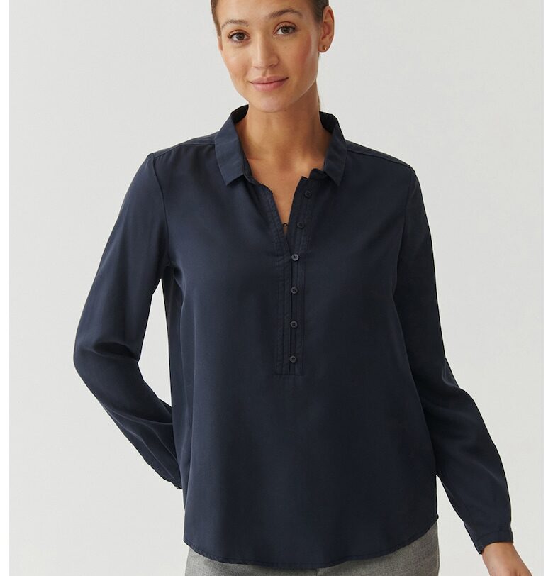 Блуза Beneti от лиосел с цепка с копчета - Ултрамарин синьо Tatuum