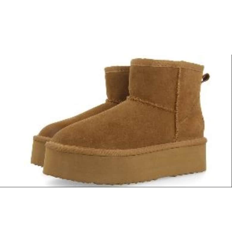 Велурени боти без закопчаване - Карамел Gioseppo