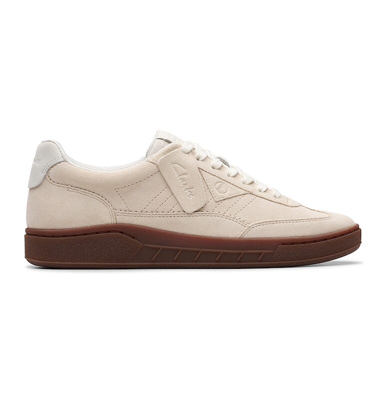 Велурени спортни обувки с връзки - Слонова кост Clarks