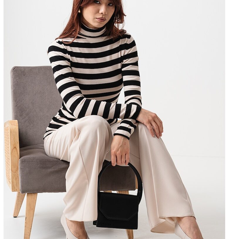 Вталена блуза тип поло - Слонова кост/Черен MaxCo