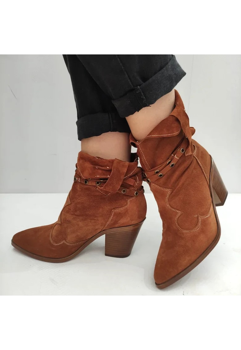 Дамски боти 3032-8 Елегантни - Кафяв велур - Кафяв PERLLA