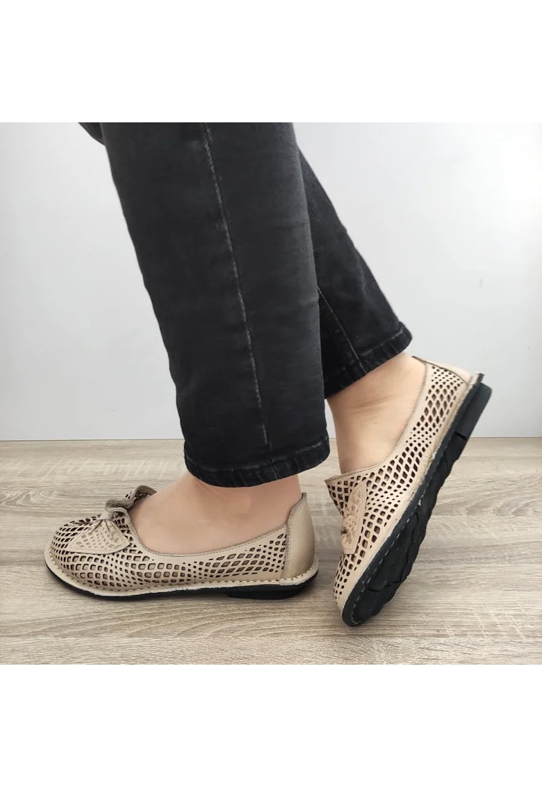 Дамски обувки 6670-01 Перфорирани - Бежови - Бежов DOGATI