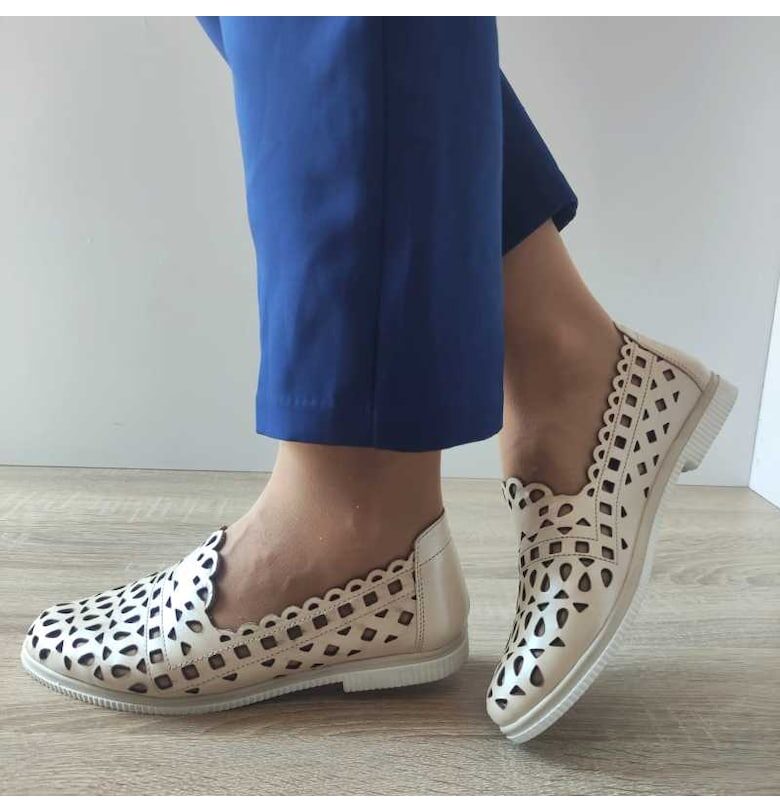 Дамски перфорирани обувки  106 Beige Pearl - Бежови - Бежов DOGATI