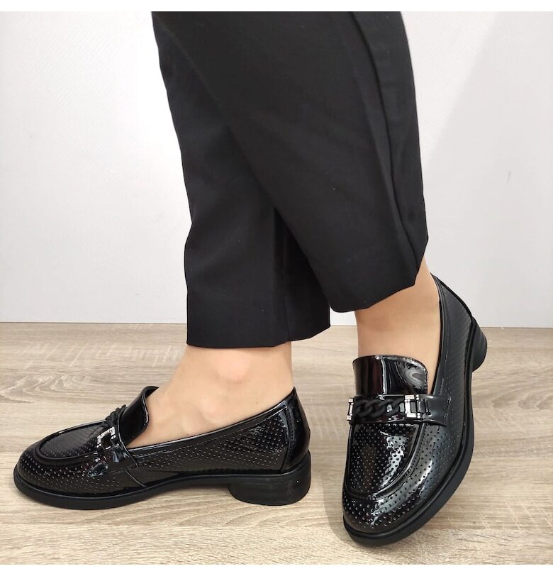 Дамски перфорирани обувки  3092 Black Lacquer - Черен лак - Черен FORMAZIONE