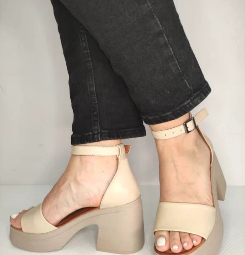 Дамски сандали  018 10905 - Бежов DOGATI