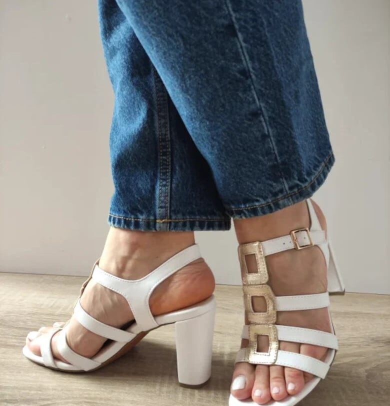 Дамски сандали  28319-44 - Елегантни бели със златисто - бели - Бял Marco Tozzi