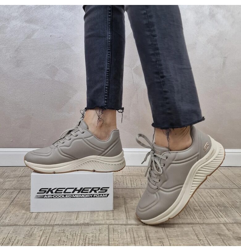 Дамски спортни обувки  Bobs Arch Comfort - бежови Skechers