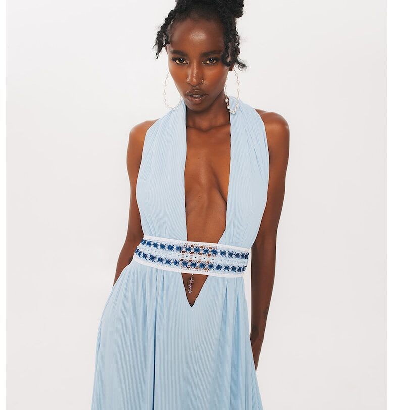 Дълга рокля с дълбок шпиц - Светлосин UVIA