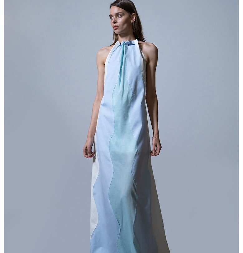 Дълга рокля със свободна кройка - Бял/Светлосин UVIA