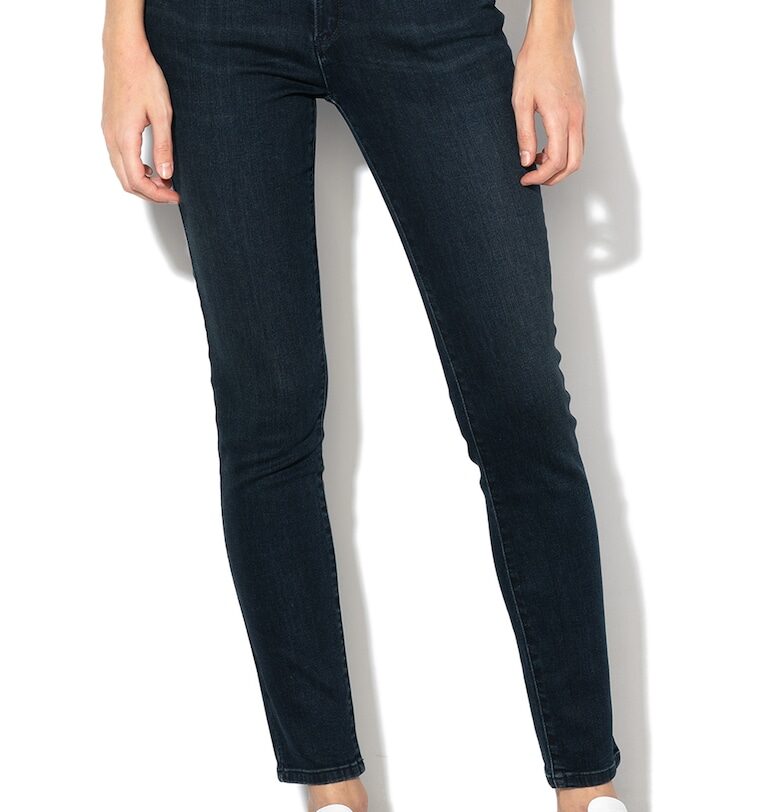 Дънки Dusty по тялото - Тъмносин Wrangler