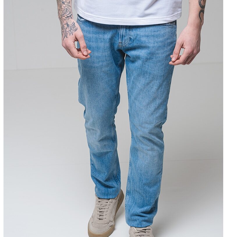 Дънки с органичен памук - Светлосин CALVIN KLEIN