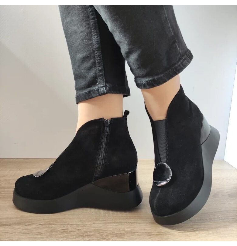 Ежедневни дамски боти  1607-3 черен велур - черни - Черен PERLLA