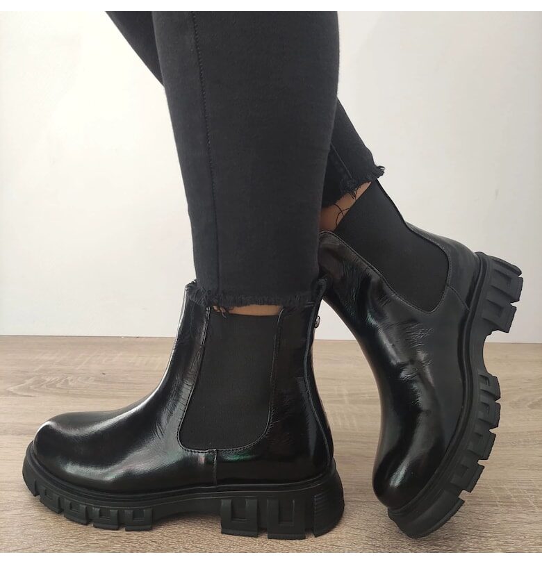 Ежедневни дамски ботуши  21016 черен лак - лак DOGATI