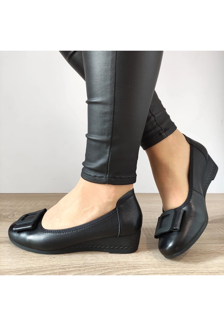 Ежедневни дамски обувки 440009A 01-N Black - черни - Черен Pass