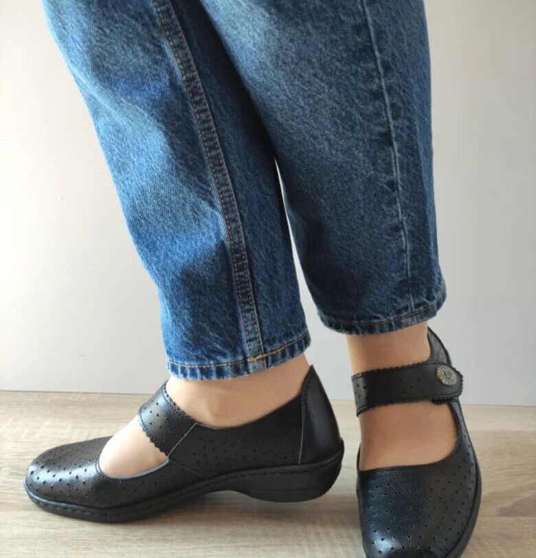 Ежедневни дамски обувки  739904 перфорирани черно - Черен Maria Conti