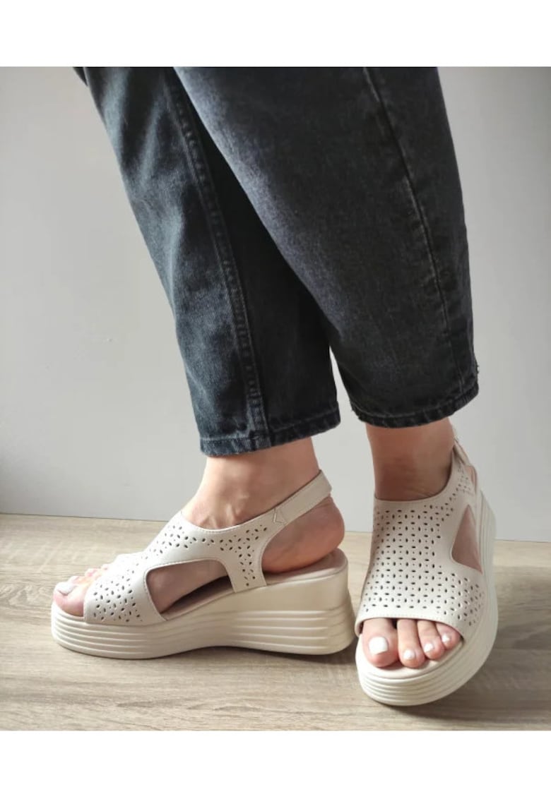 Ежедневни дамски сандали 140017A 52-N Бежов - Бежов - Бежов Pass