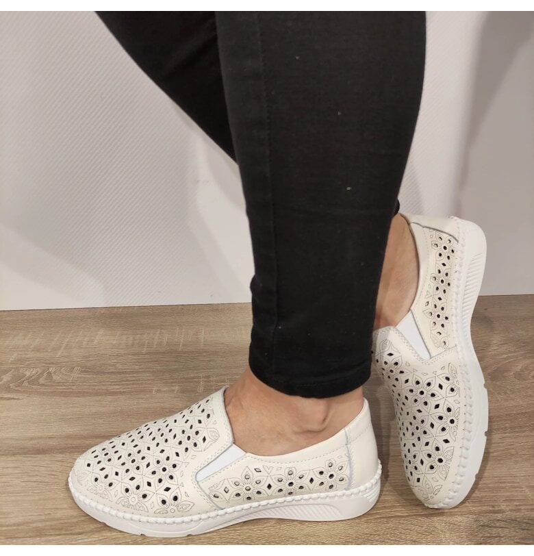 Ежедневни перфорирани дамски обувки  Крем Feeling