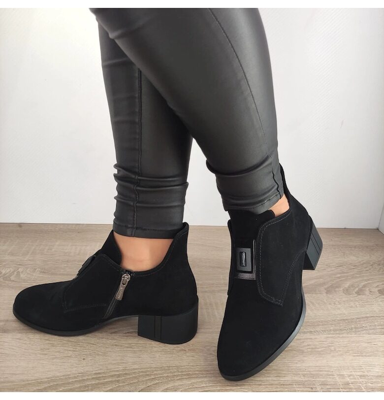 Елегантни дамски боти  30004B 01-I черен велур - Черен Karisma