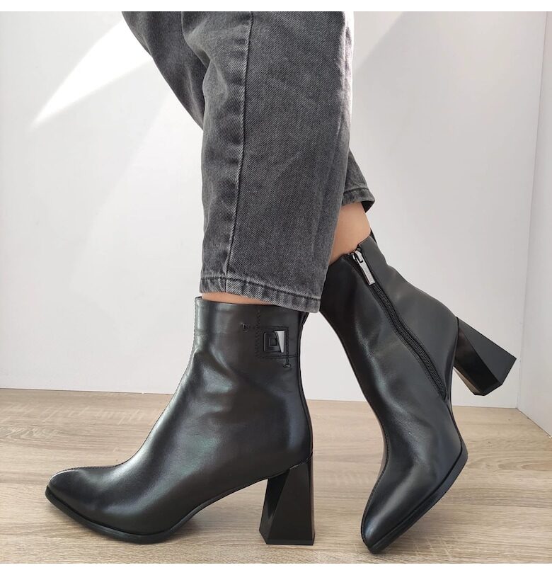 Елегантни дамски боти  K5826-5049A черни - Черен Jose Simon