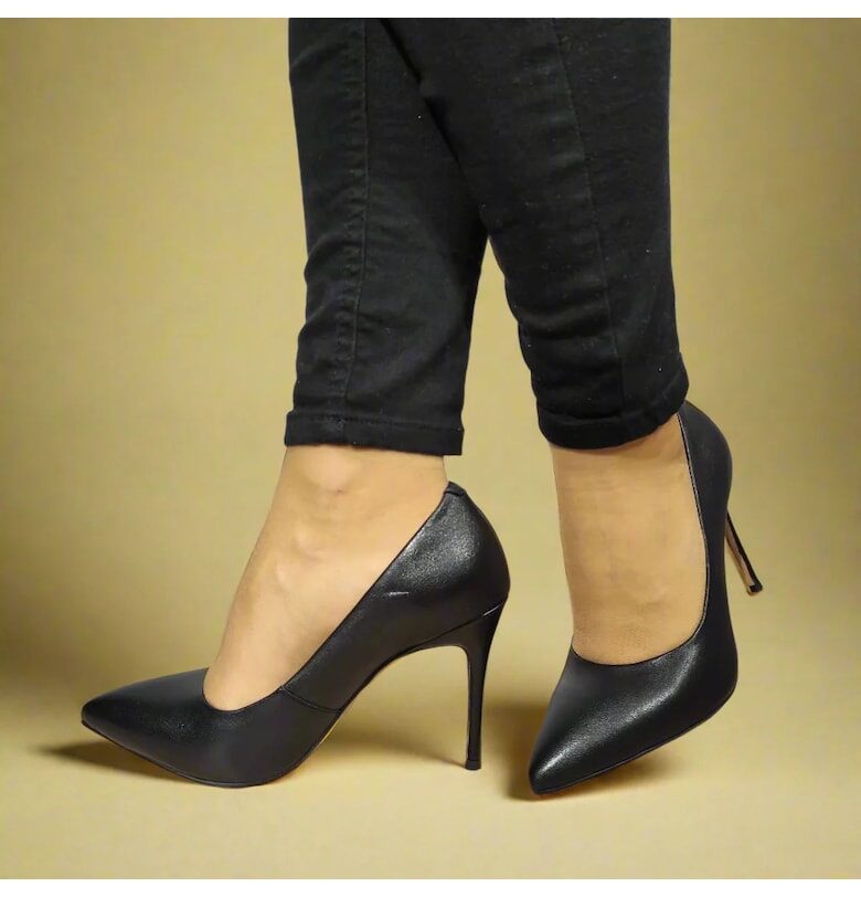 Елегантни дамски обувки  K1001-06C - черни - Черен Jose Simon